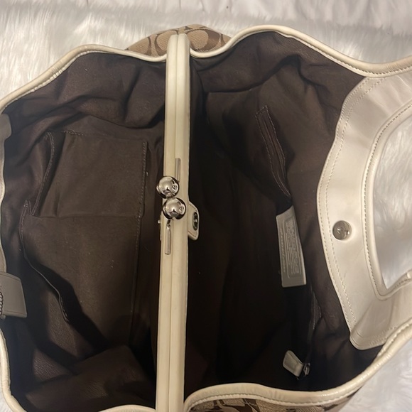 Coach - Picture 2 of 4